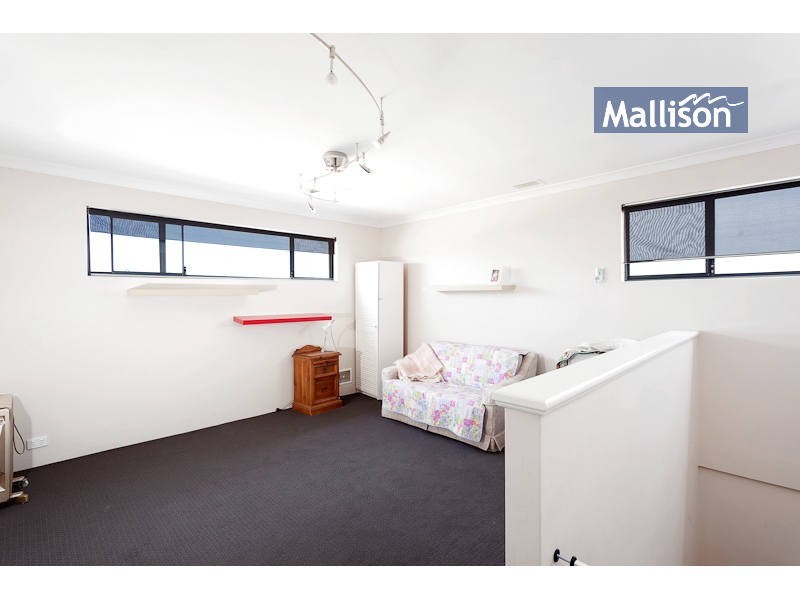 8 Namoi Street, Hammond Park WA 6164