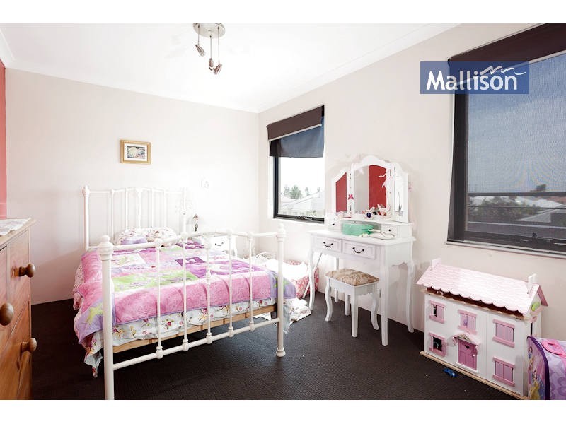 8 Namoi Street, Hammond Park WA 6164