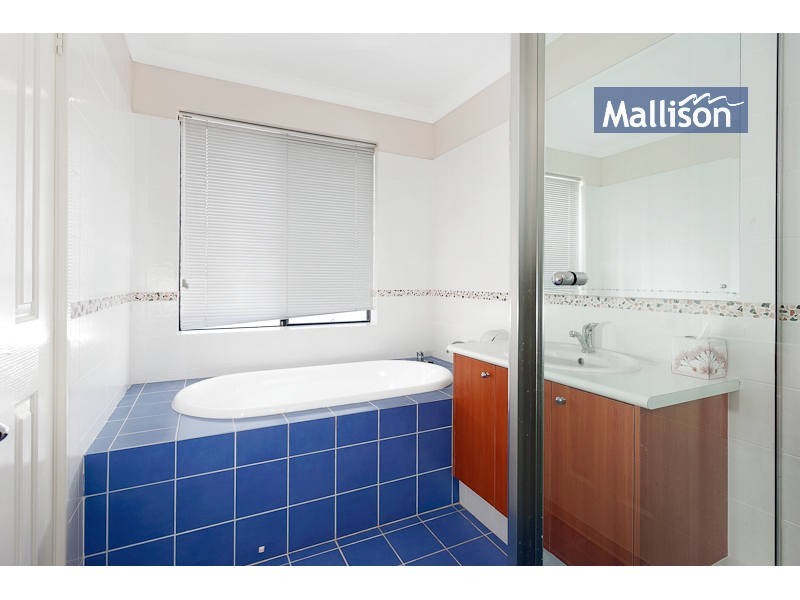 8 Namoi Street, Hammond Park WA 6164