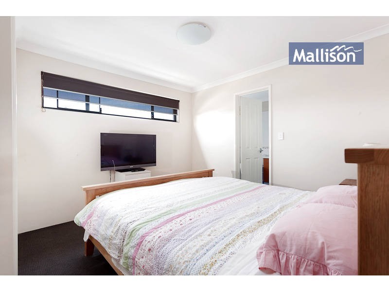 8 Namoi Street, Hammond Park WA 6164