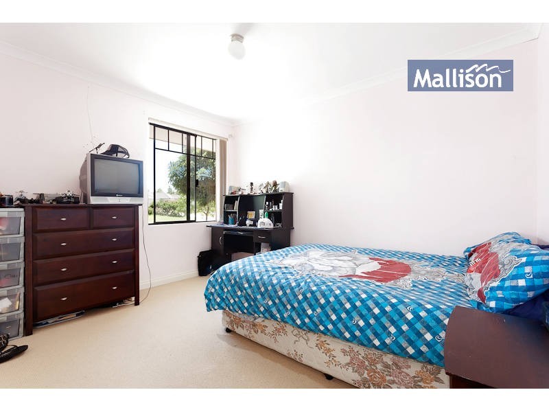 6 Waxberry Gardens, Canning Vale WA 6155