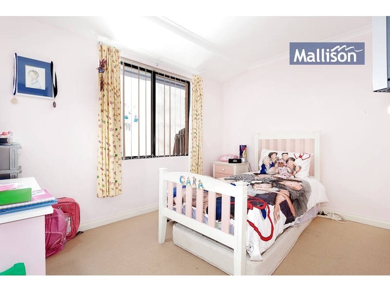 6 Waxberry Gardens, Canning Vale WA 6155