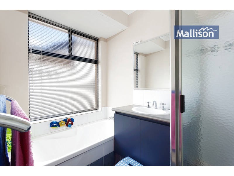 6 Waxberry Gardens, Canning Vale WA 6155