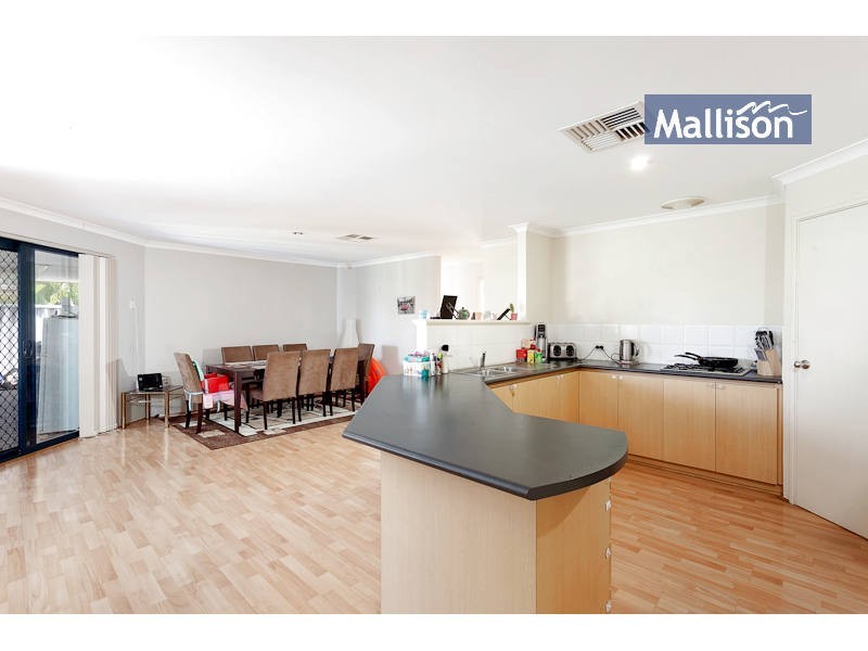 6 Waxberry Gardens, Canning Vale WA 6155