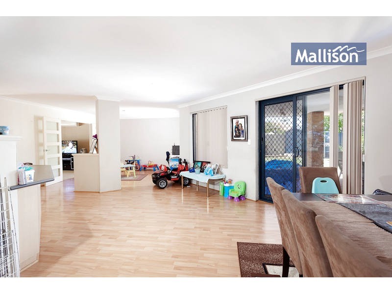 6 Waxberry Gardens, Canning Vale WA 6155