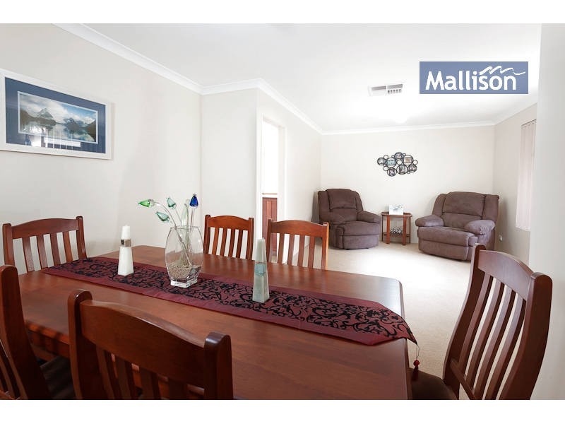 17 Marshwood Retreat, Bibra Lake WA 6163