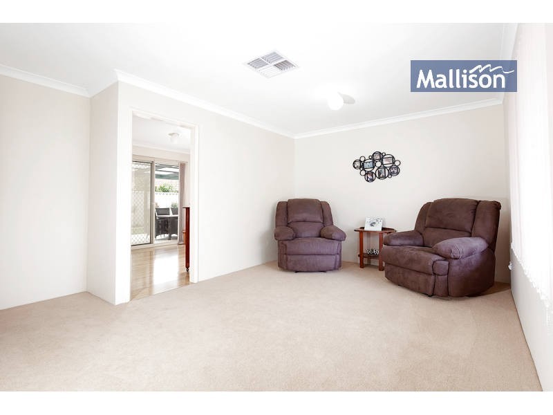 17 Marshwood Retreat, Bibra Lake WA 6163