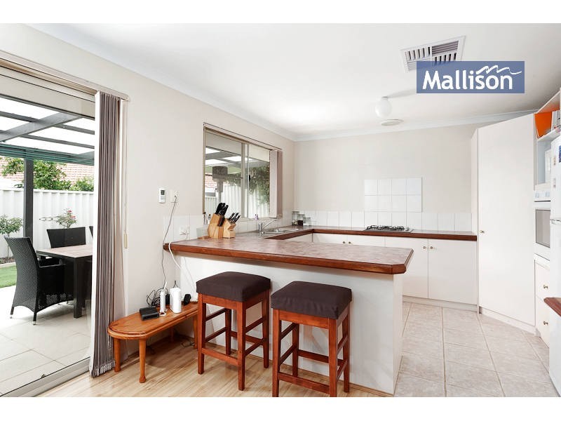 17 Marshwood Retreat, Bibra Lake WA 6163