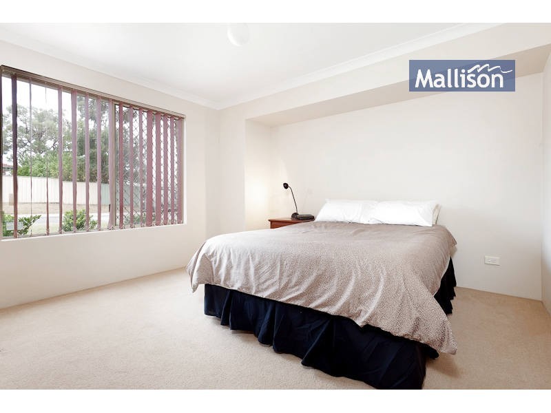 17 Marshwood Retreat, Bibra Lake WA 6163