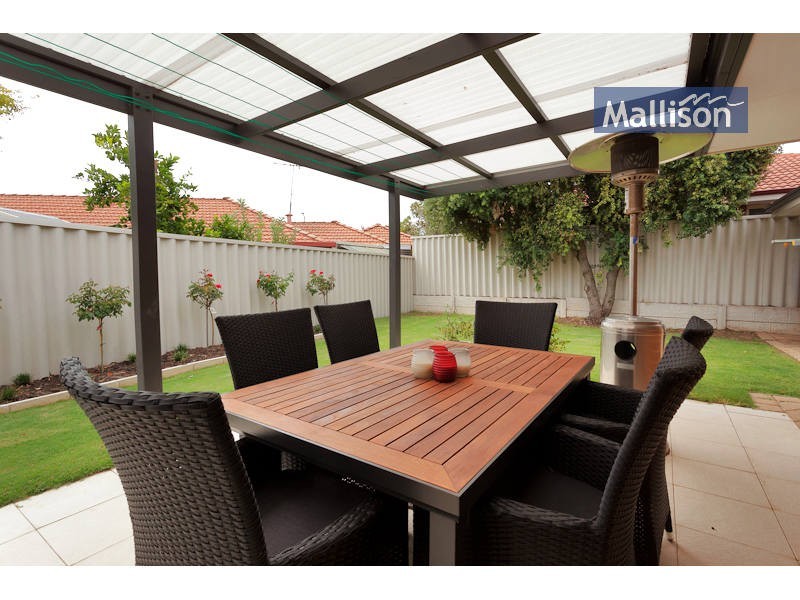 17 Marshwood Retreat, Bibra Lake WA 6163