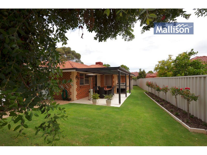 17 Marshwood Retreat, Bibra Lake WA 6163