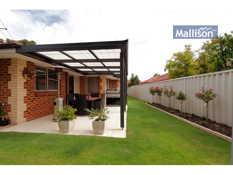 17 Marshwood Retreat, Bibra Lake WA 6163