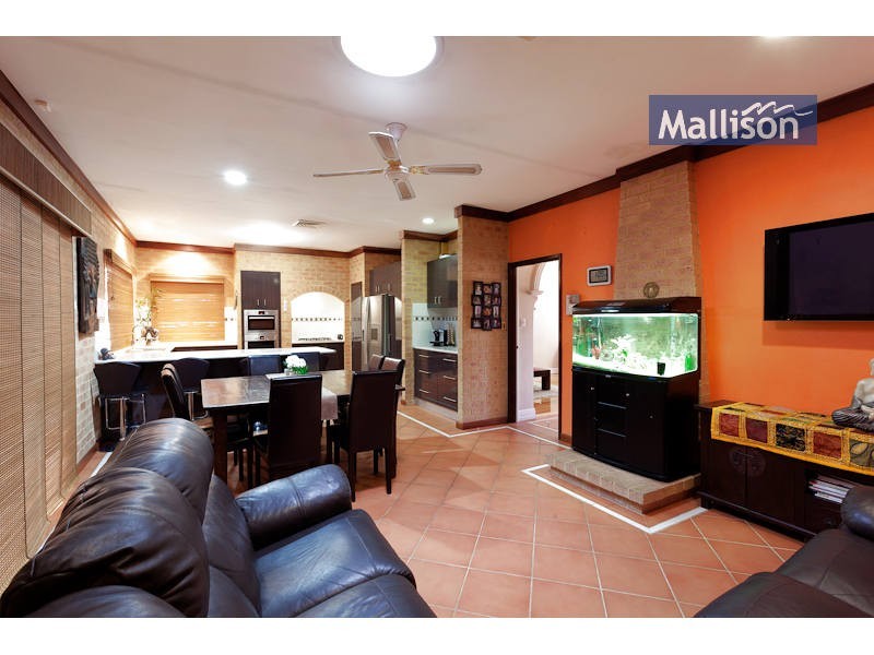 9 Clarendon Court, Thornlie WA 6108