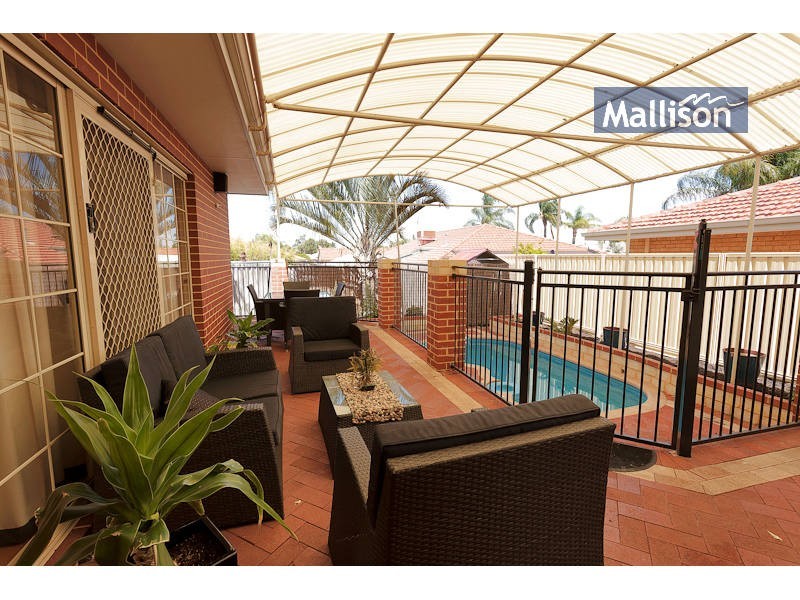 9 Clarendon Court, Thornlie WA 6108