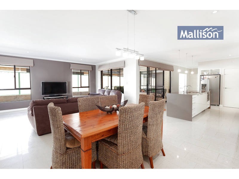 3 Dianella Road, Hammond Park WA 6164