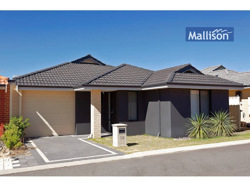 16/11 Hazlett Way, Canning Vale WA 6155