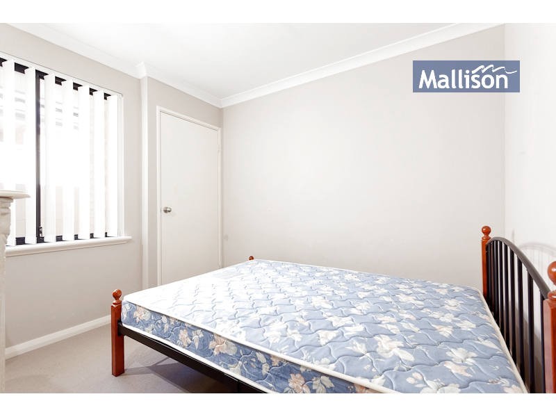 16/11 Hazlett Way, Canning Vale WA 6155