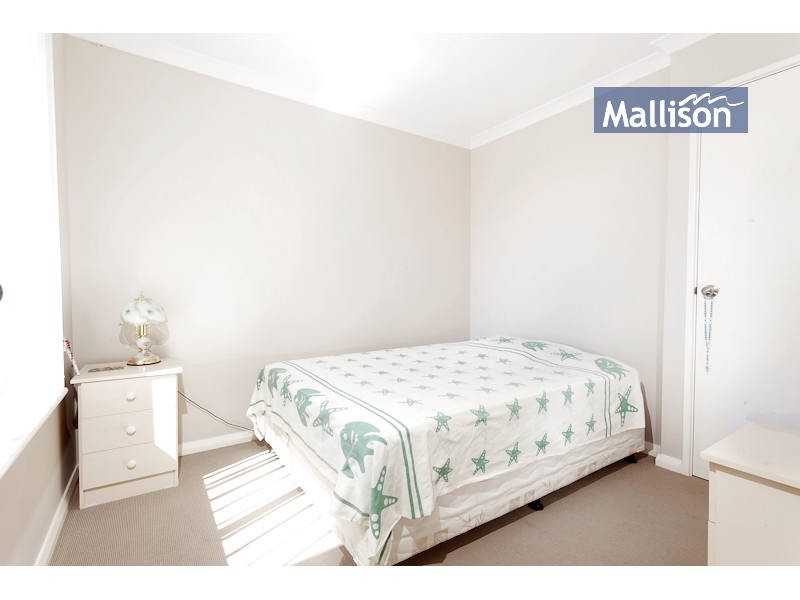 16/11 Hazlett Way, Canning Vale WA 6155