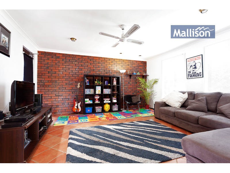 57 Lyrebird Way, Thornlie WA 6108