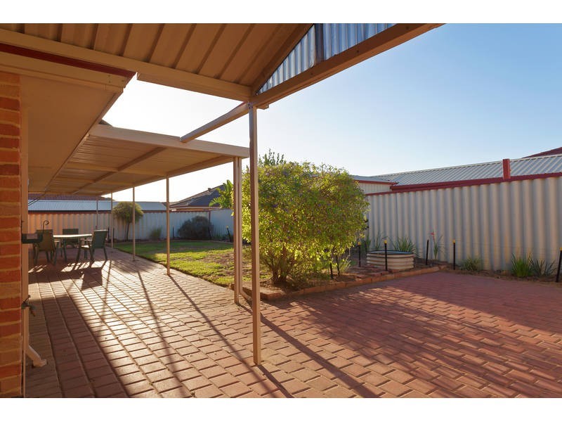 24 Wauhop Circle, Beeliar WA 6164