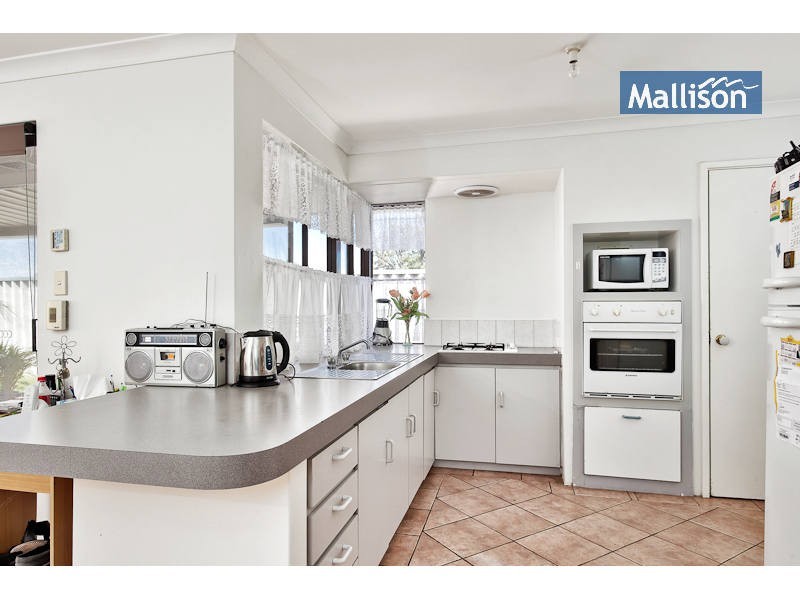 8 Flowerwood Way, Huntingdale WA 6110