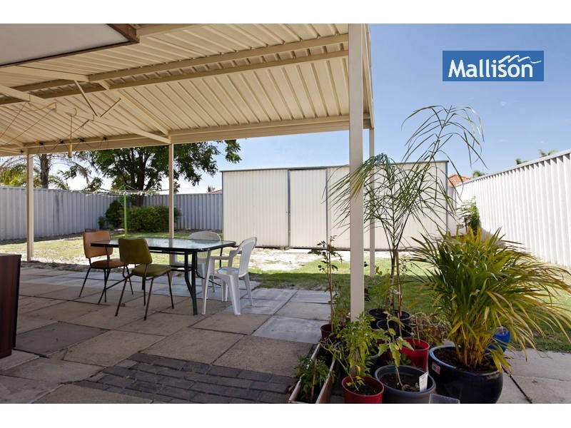 8 Flowerwood Way, Huntingdale WA 6110