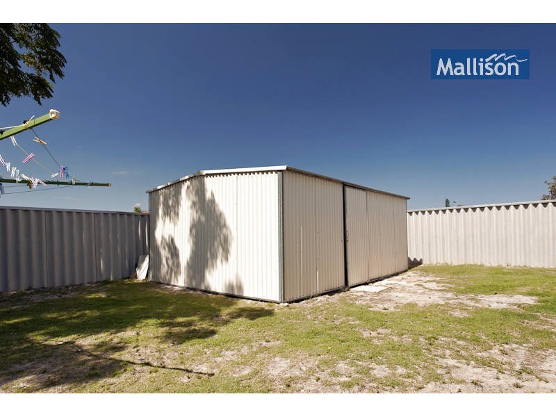 8 Flowerwood Way, Huntingdale WA 6110