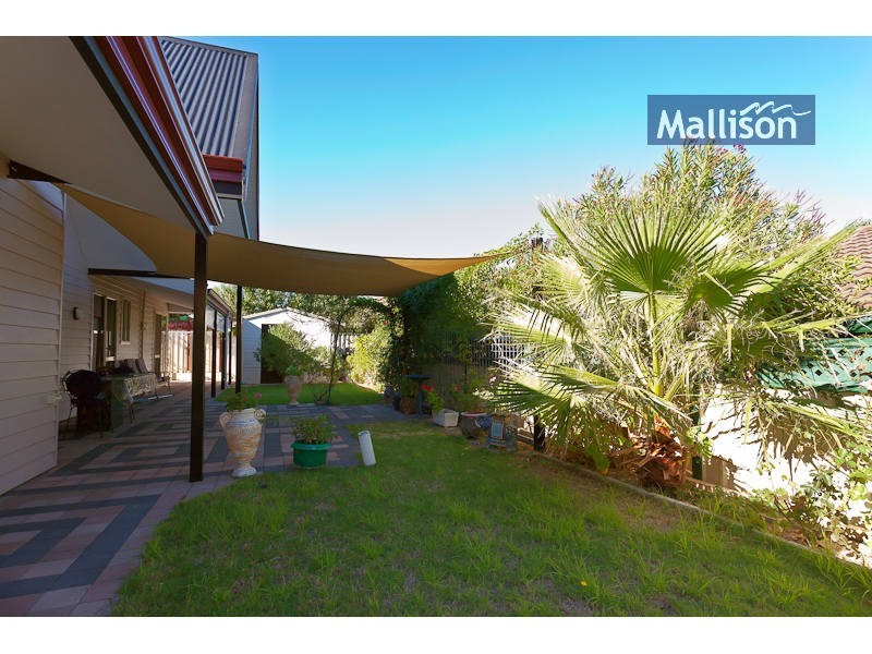 8 Foreshore Place, Gosnells WA 6110