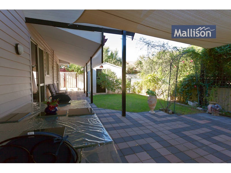 8 Foreshore Place, Gosnells WA 6110