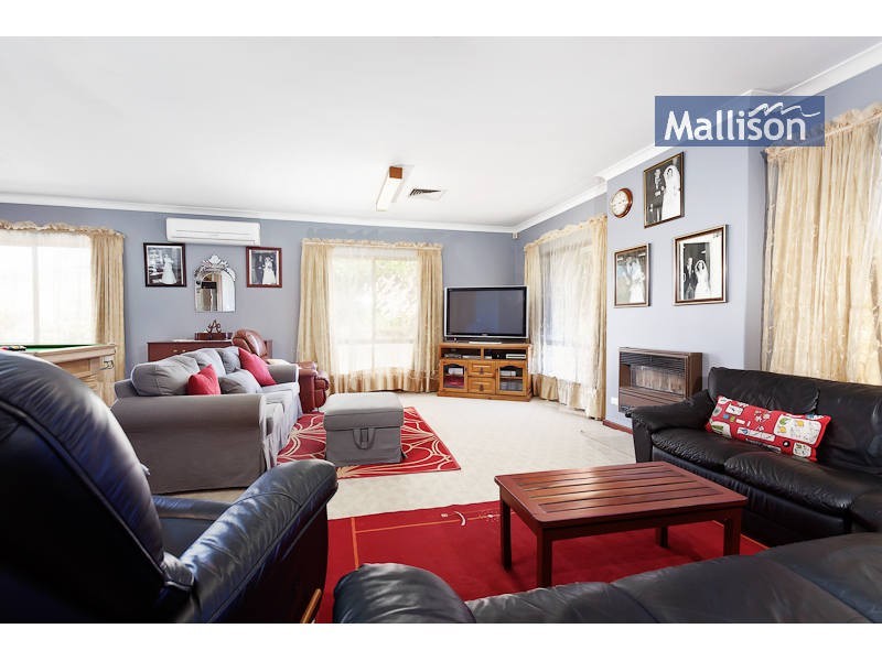 2 Merrifield Circle, Leeming WA 6149