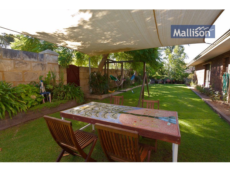 2 Merrifield Circle, Leeming WA 6149