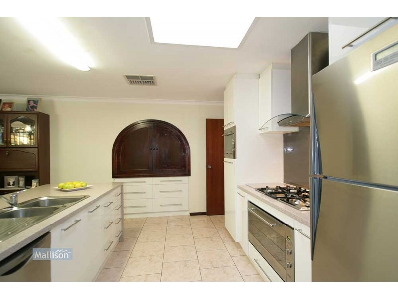 29 Bardwell Street, Thornlie WA 6108