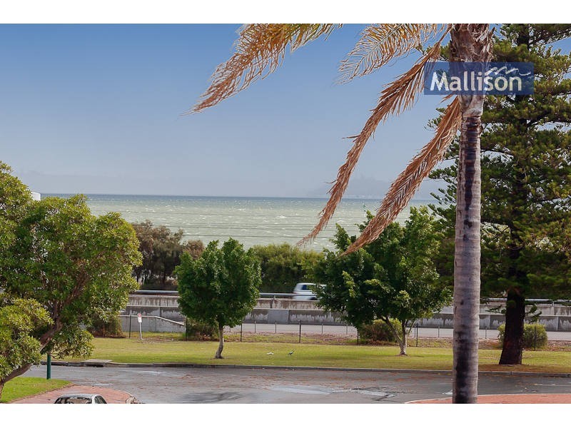 6 Thelma Street, Como WA 6152