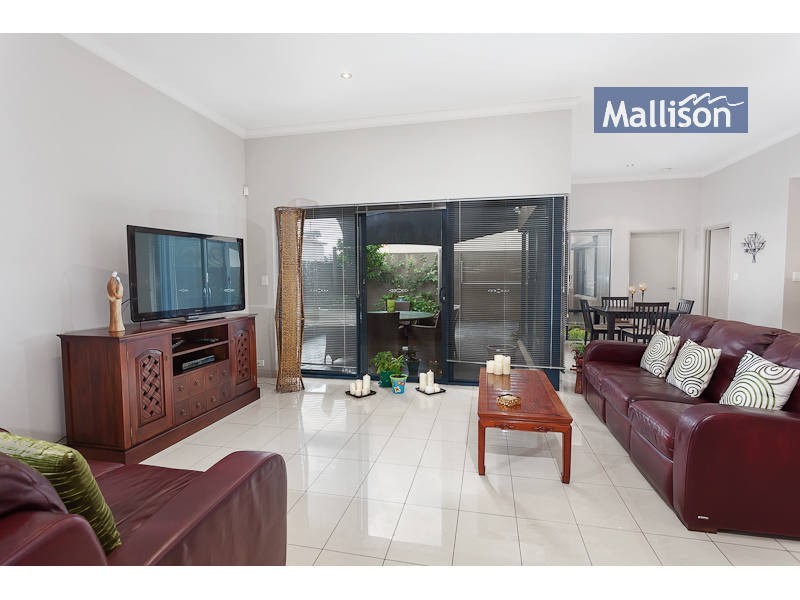 6 Thelma Street, Como WA 6152