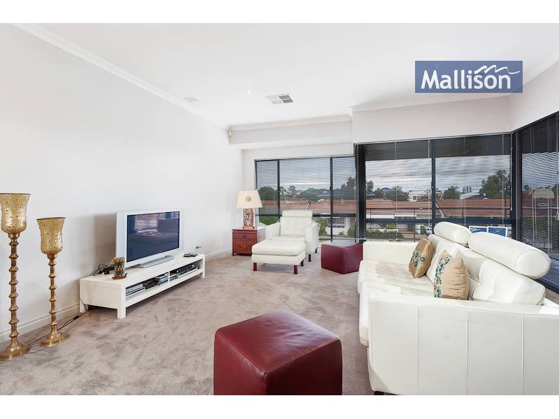 6 Thelma Street, Como WA 6152