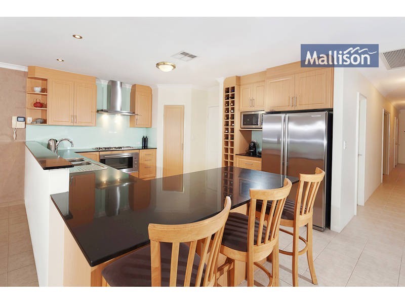 18 Ambleside Way, Canning Vale WA 6155