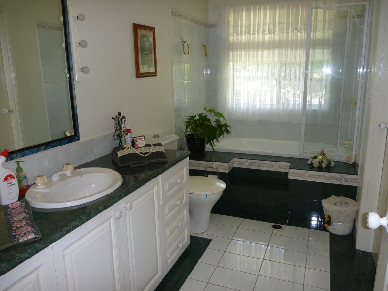 Glass House Mountains QLD 4518