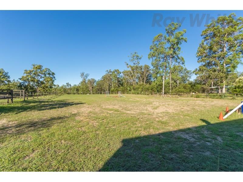 100 Jackson Road, Bellmere QLD 4510