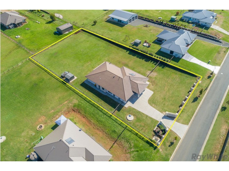 132 Mountaintrack Drive, Wamuran QLD 4512