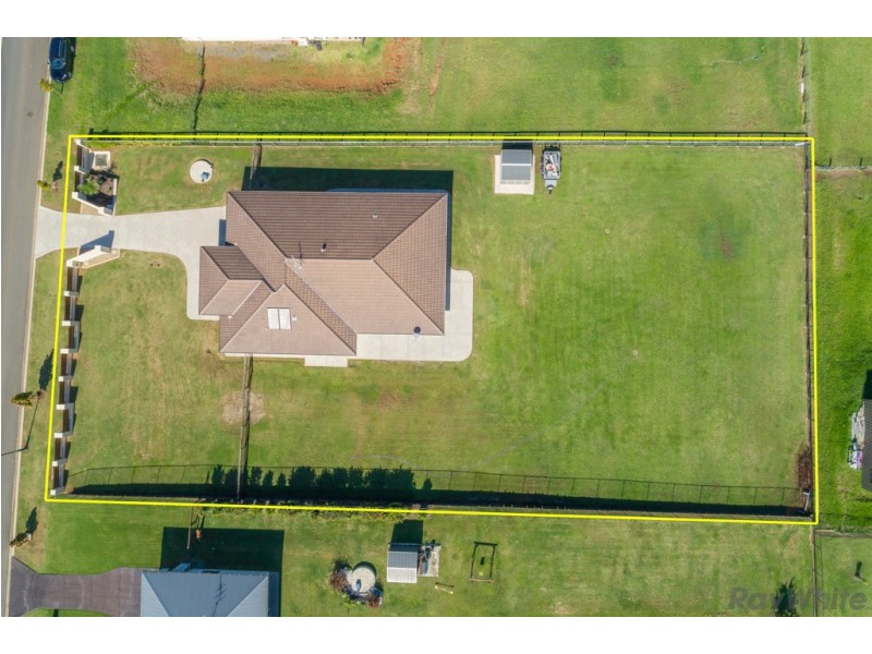 132 Mountaintrack Drive, Wamuran QLD 4512