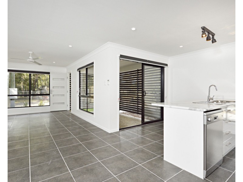 1/52 Bradman Street, Caboolture QLD 4510