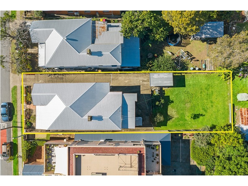 18 Brighton Road, Highgate Hill QLD 4101