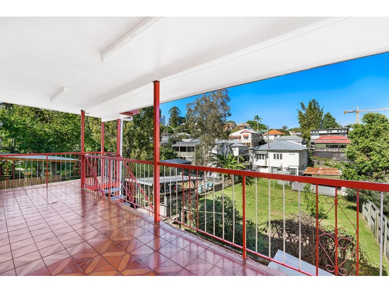 18 Brighton Road, Highgate Hill QLD 4101
