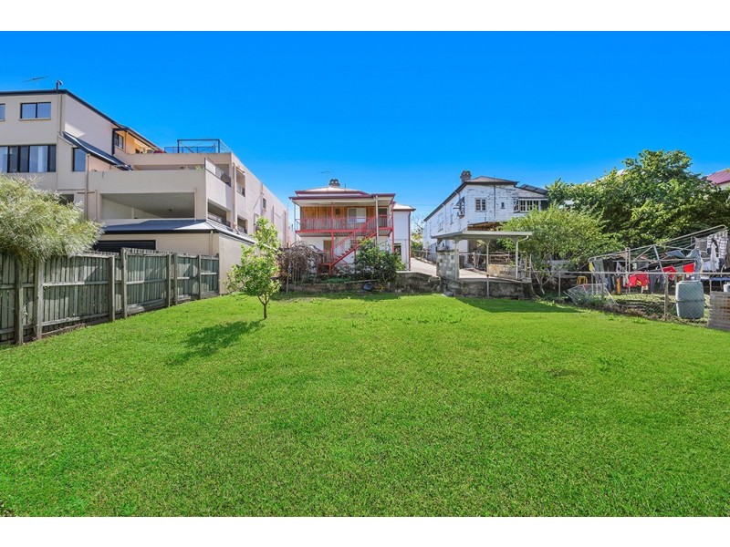 18 Brighton Road, Highgate Hill QLD 4101