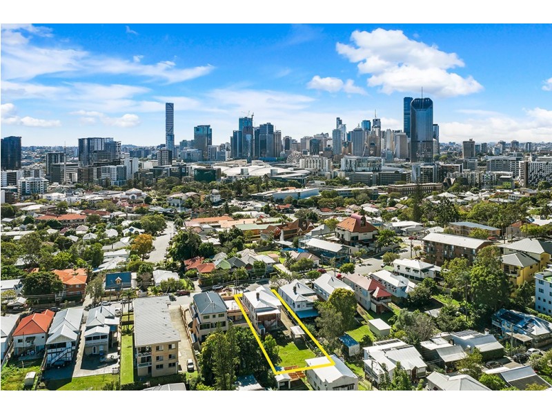 18 Brighton Road, Highgate Hill QLD 4101