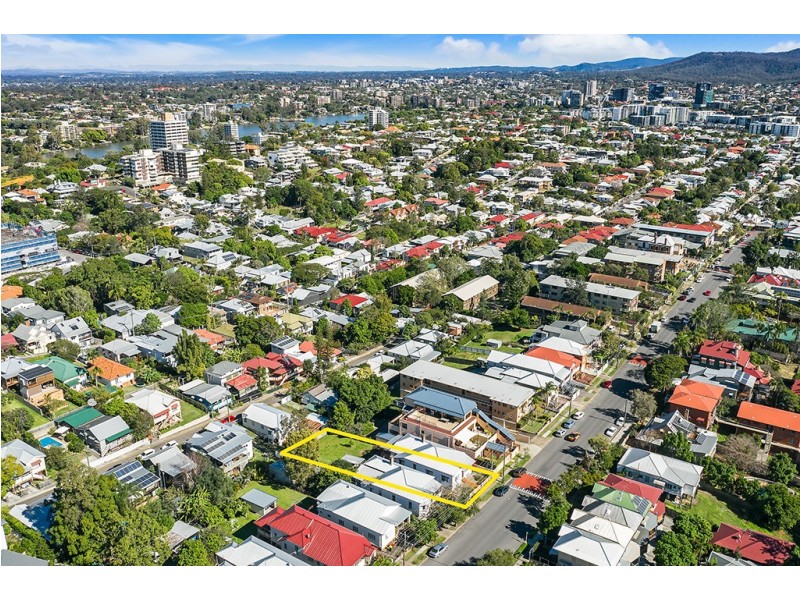 18 Brighton Road, Highgate Hill QLD 4101