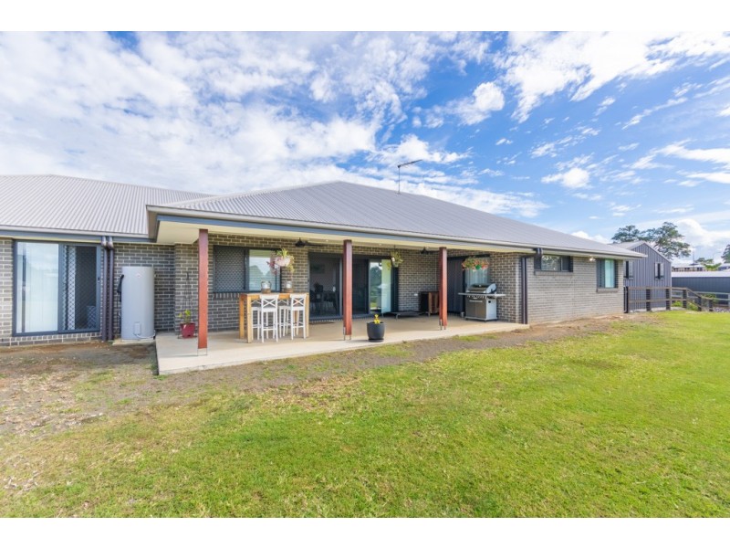 44 Cochran Street, Woodford QLD 4514