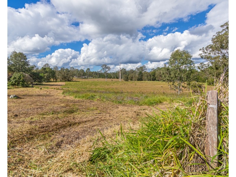 1-5 Durundur Street, Woodford QLD 4514