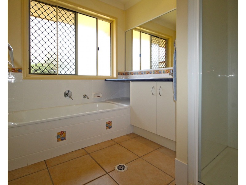 26 Robinson Road, Mount Mee QLD 4521