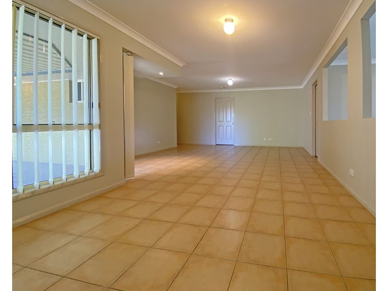 16 Crestridge Crescent, Morayfield QLD 4506